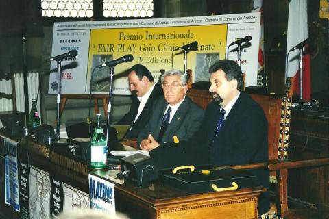 8. Tavolo relatori